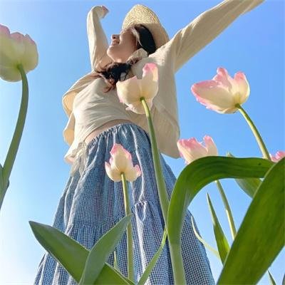 笼中女